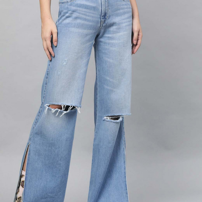 "Women Blue Flared Mid-Rise Slash Knee Stretchable Jeans "
